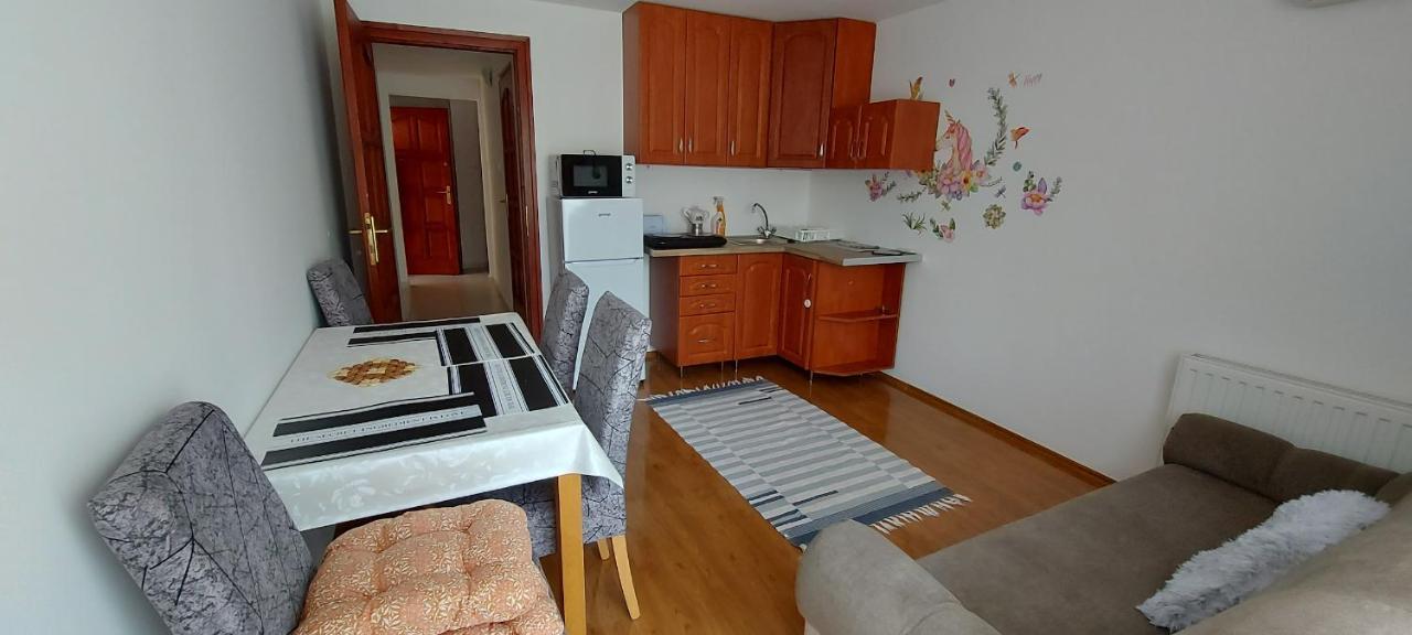 Balatoni Aranyparti Apartmanok Шіофок Екстер'єр фото