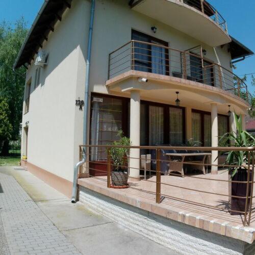 Balatoni Aranyparti Apartmanok Шіофок Екстер'єр фото